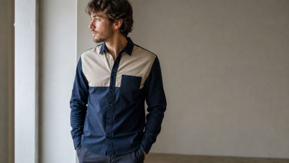 Chemises à empiècements contrastés : comment les porter sans fausse note