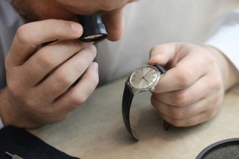 Comment authentifier une montre de luxe : conseils pratiques