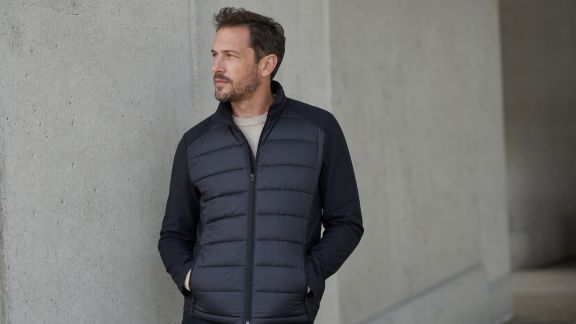 Vestes hybrides : quand isolation thermique rime avec élégance