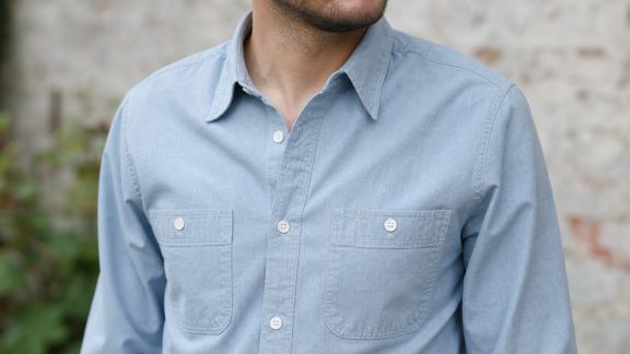 Chemises à poches : astuces pour un style pratique et tendance