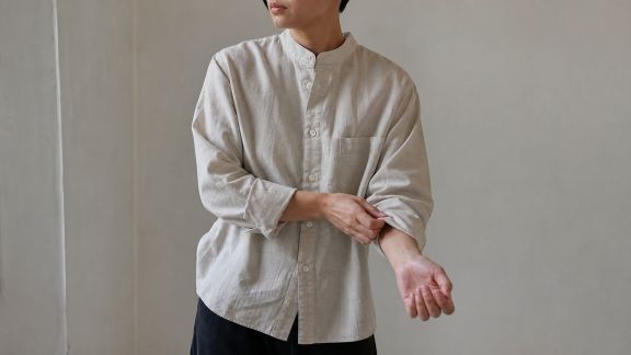 Tout savoir sur la chemise col mao : conseils pour l'adopter au quotidien