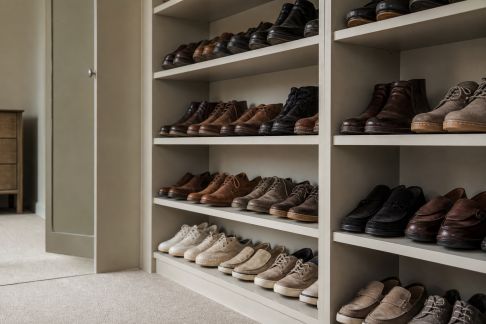 Bien organiser ses chaussures dans son dressing : méthodes et solutions
