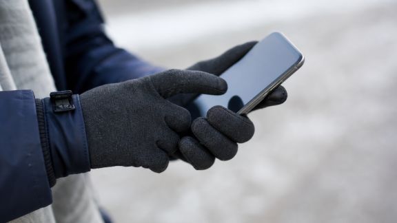 Gants tactiles : confort et élégance en hiver connecté