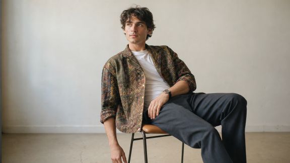 Comment associer des pièces vintage à un look moderne