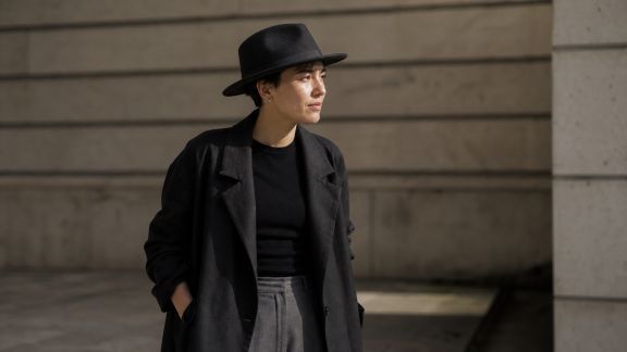 Comment intégrer le chapeau fedora à ses tenues urbaines