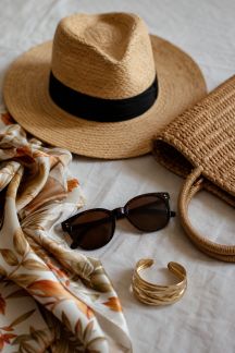 Accessoires estivaux : indispensables pour sublimer le style à la belle saison