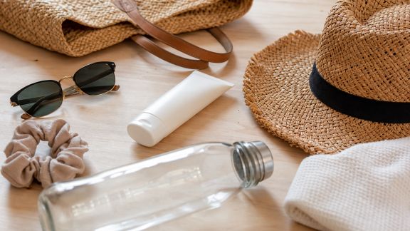 Les accessoires indispensables à glisser dans son sac pour l’été
