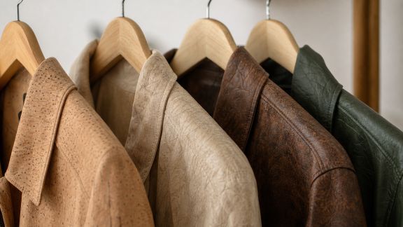 Tendance cuir vegan : quelles alternatives éthiques pour les manteaux ?