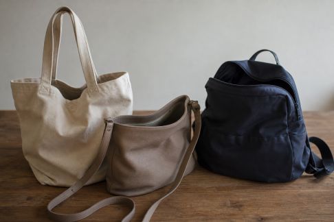 L’art du minimalisme : les sacs essentiels pour un quotidien simplifié